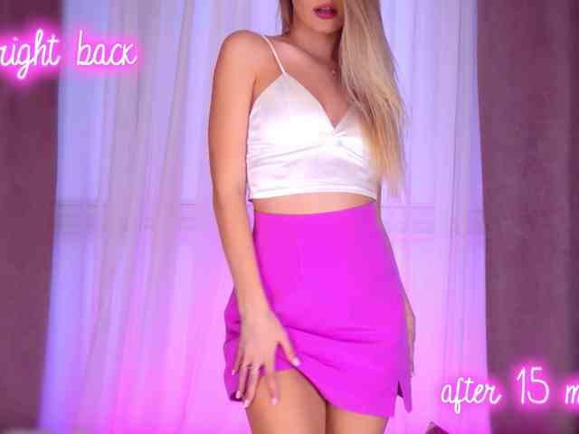 Ellie_Kisa webcam