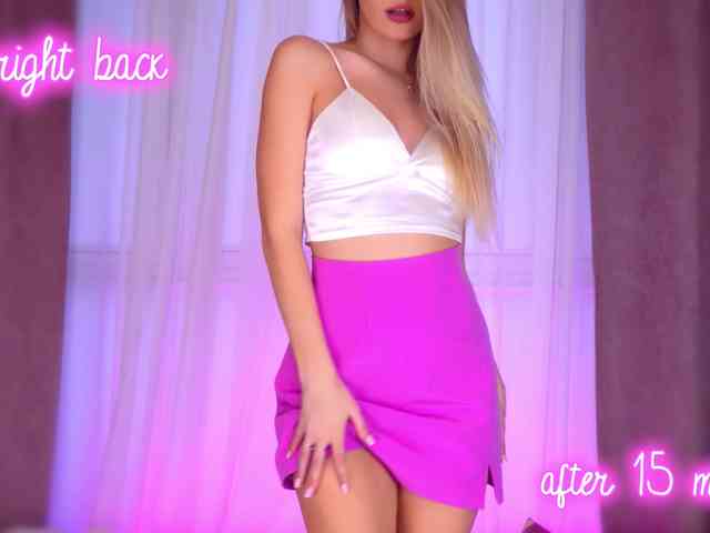 Ellie_Kisa webcam