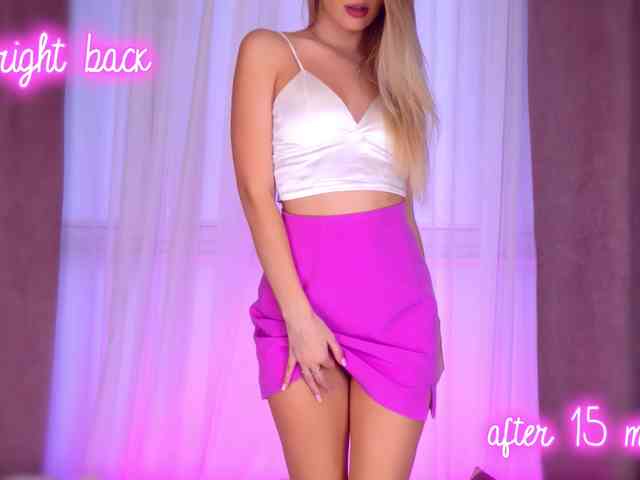 Ellie_Kisa webcam