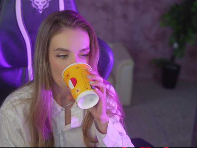 Anabelka054 on BongaCams and RICams