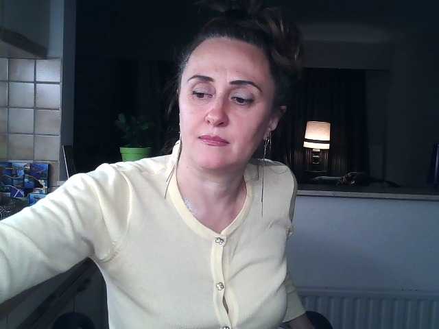 UllimOhi webcam bongacams model stream image