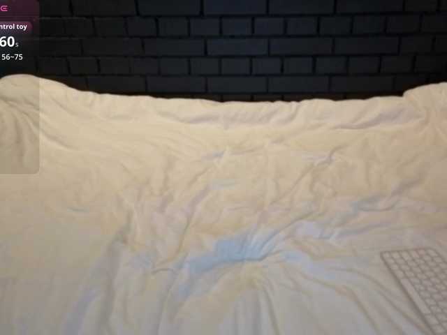 le modèle Elisiyak est en webcam porno dans un show sur le site bongacams, il possède les tags suivants: White/Caucasian,Brunette,Shaved