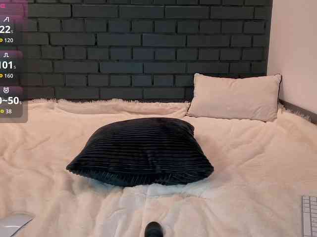 VikkiMikki Live Webcam on BongaCams