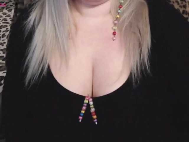 le modèle Nimphotease est en webcam porno dans un show sur le site bongacams, il possède les tags suivants: White/Caucasian,Blonde,Shaved