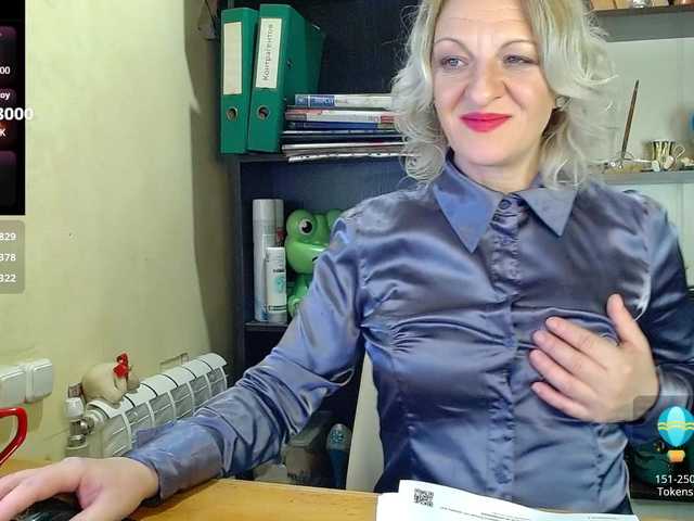 Nadin-slut's BongaCams show and profile