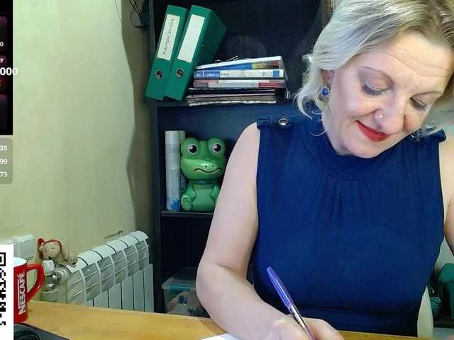 Nadin-slut's BongaCams show and profile