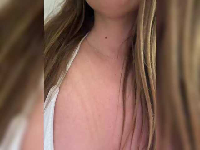 BABYVIK's BongaCams show and profile