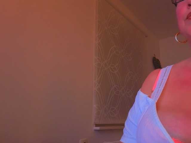 Connyat99's BongaCams show and profile