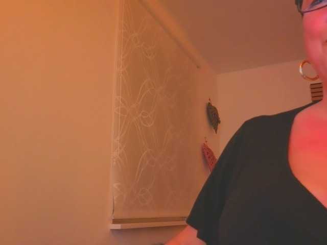 Connyat99's BongaCams show and profile