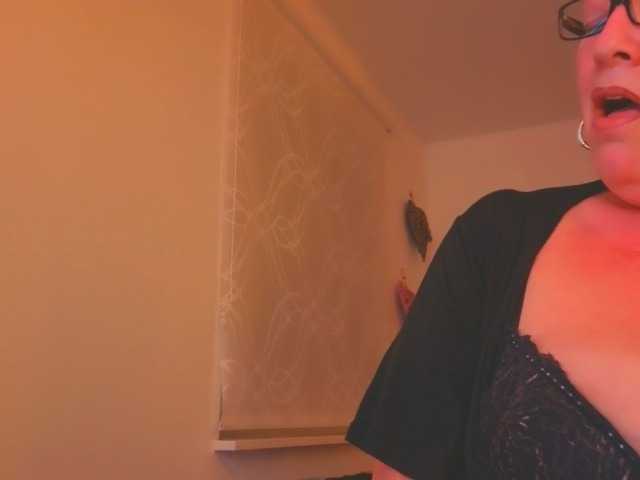 Connyat99's BongaCams show and profile