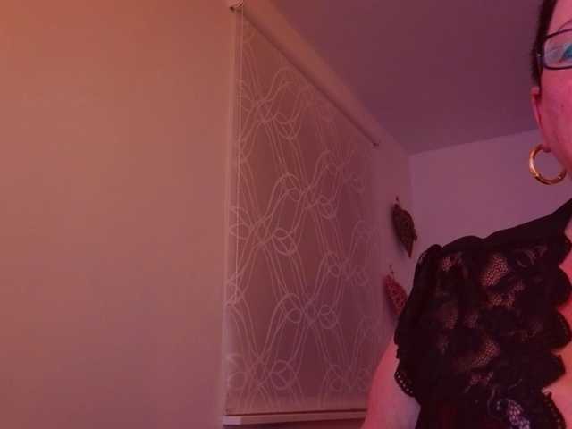 Connyat99's BongaCams show and profile