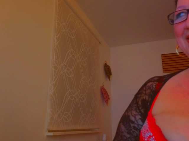 Connyat99's BongaCams show and profile