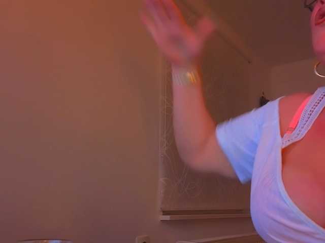 Connyat99's BongaCams show and profile