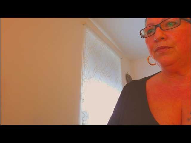 Connyat99's BongaCams show and profile