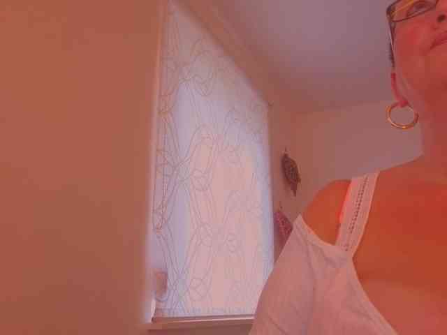Connyat99 webcam
