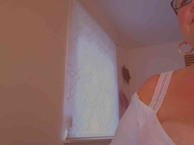 Connyat99 webcam