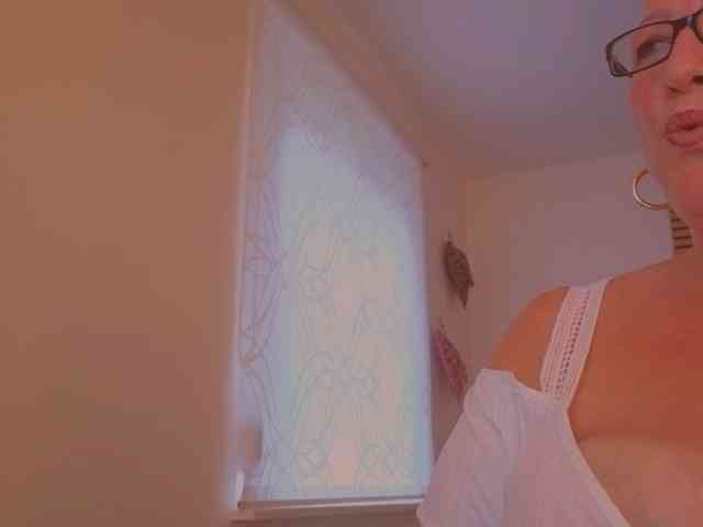 Connyat99 webcam