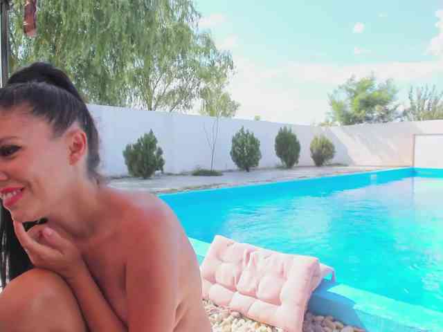 MissKarlaS webcam