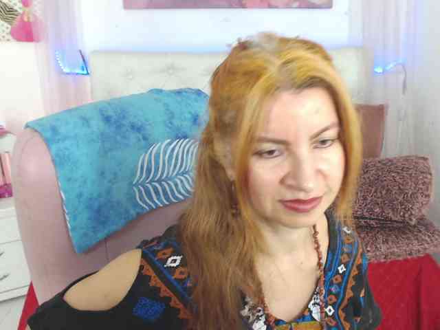 alicemiller13 webcam