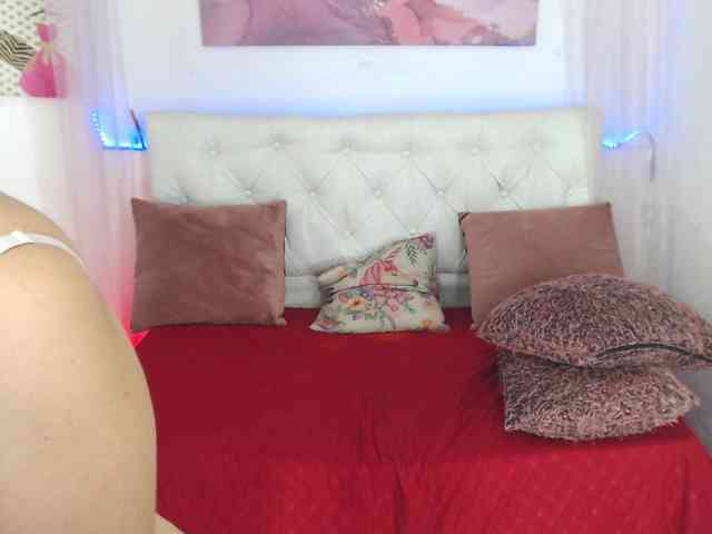 alicemiller13 webcam