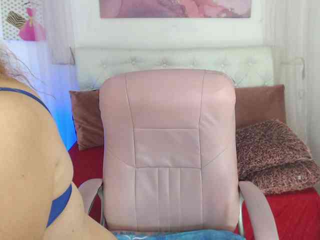 alicemiller13 webcam
