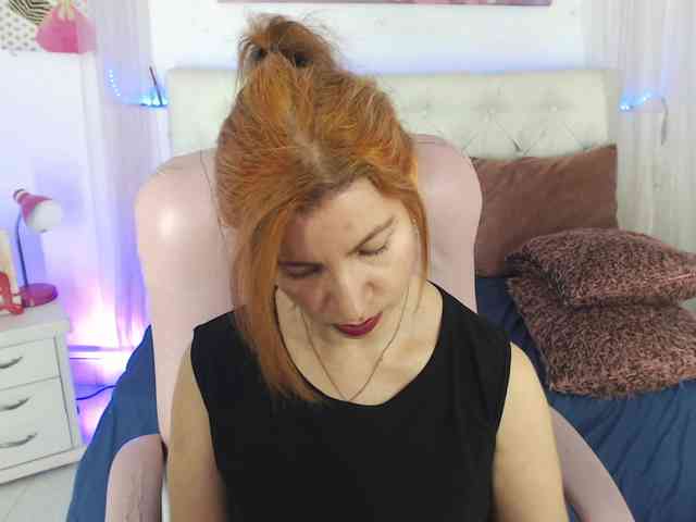 alicemiller13 webcam