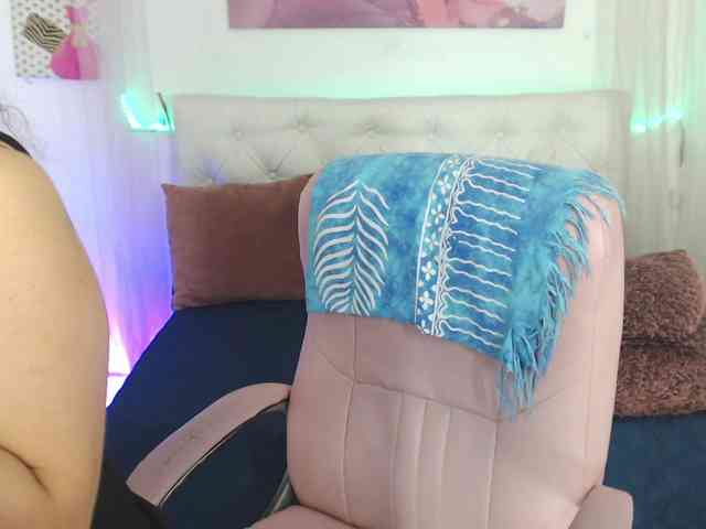 alicemiller13 webcam