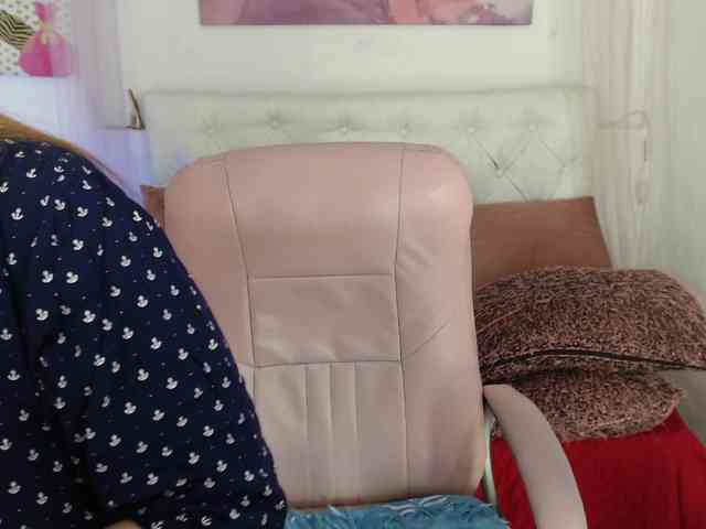 alicemiller13 webcam