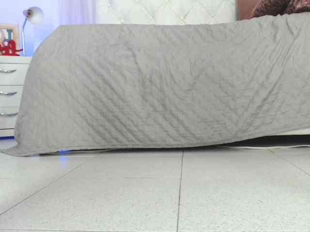 alicemiller13 webcam