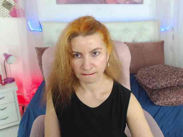 alicemiller13 webcam