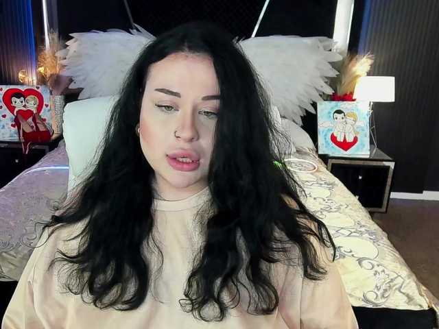 PollyMur's BongaCams show and profile