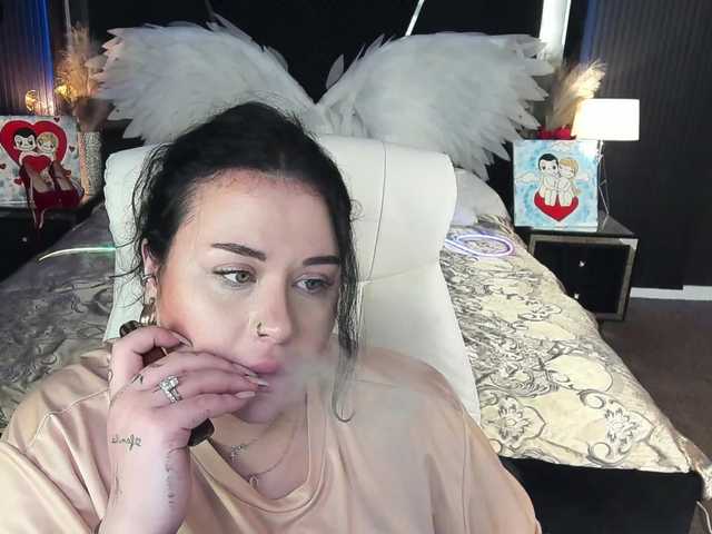 PollyMur's BongaCams show and profile