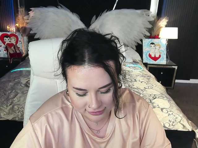 PollyMur's BongaCams show and profile