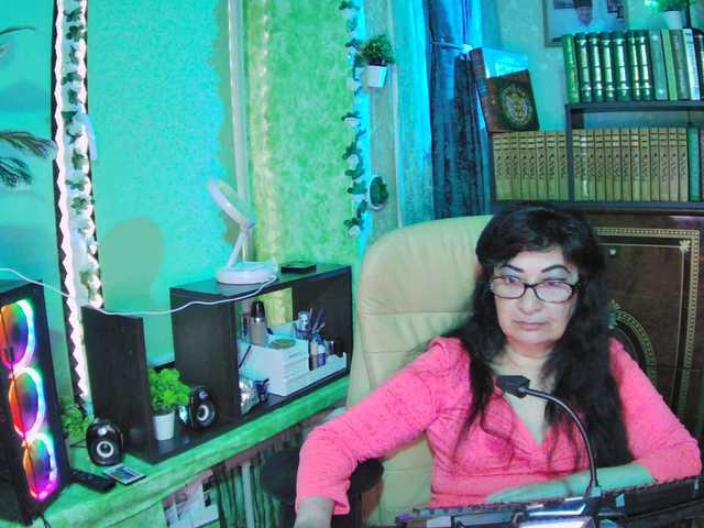 Margarita33's BongaCams show and profile