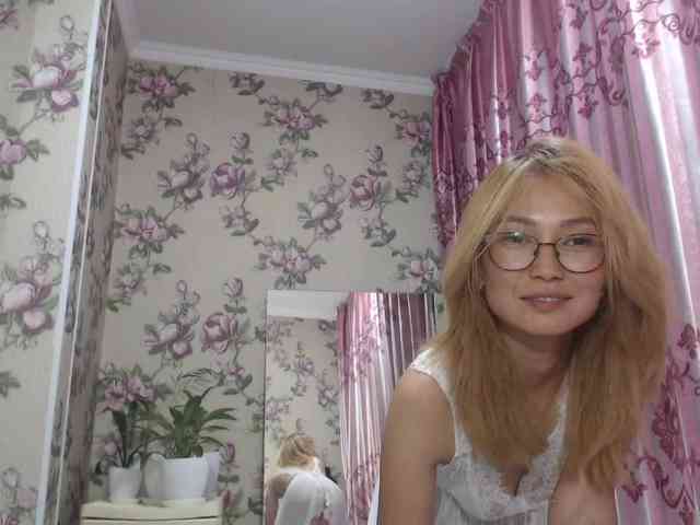 LiliToli1 webcam