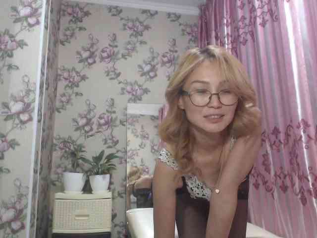 LiliToli1 webcam