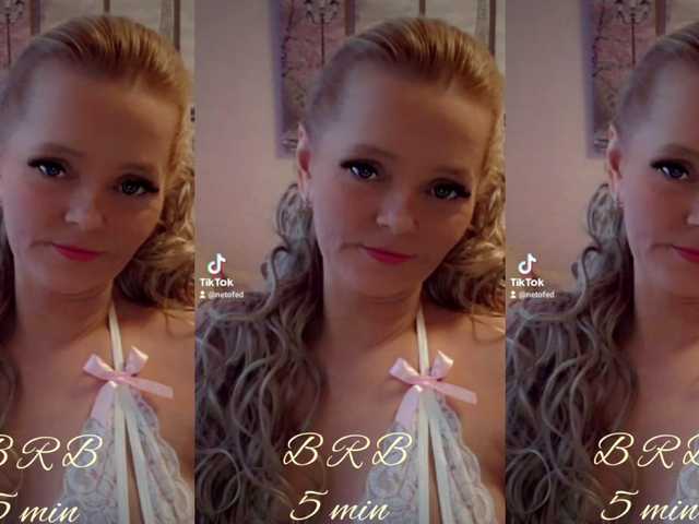 ChristieRoses's BongaCams show and profile