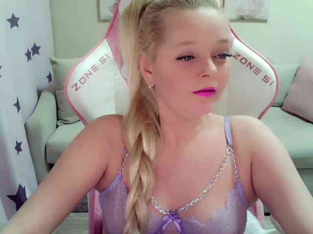 ChristieRoses webcam