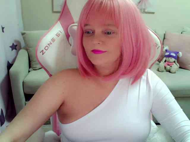 ChristieRoses webcam