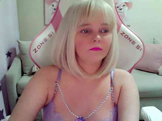 ChristieRoses webcam