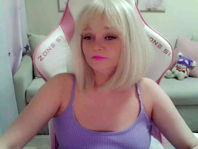 ChristieRoses webcam