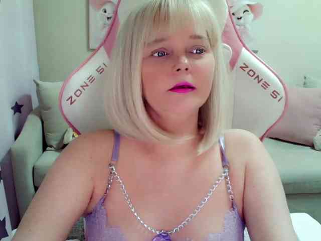 ChristieRoses webcam