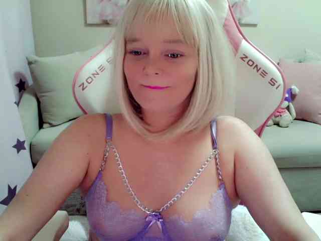 ChristieRoses webcam