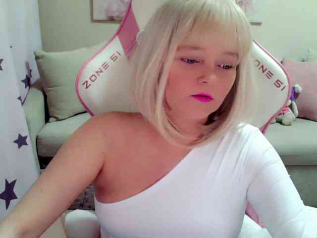 ChristieRoses webcam