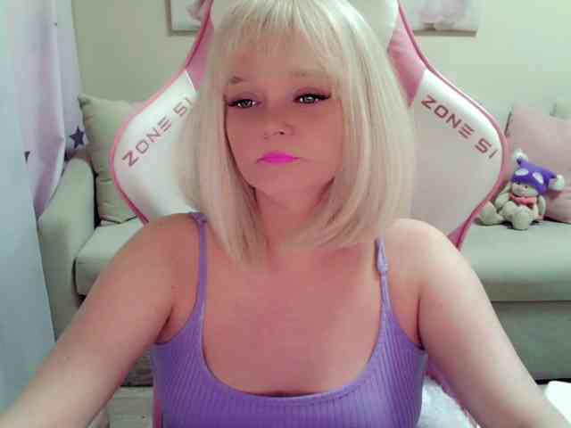 ChristieRoses webcam