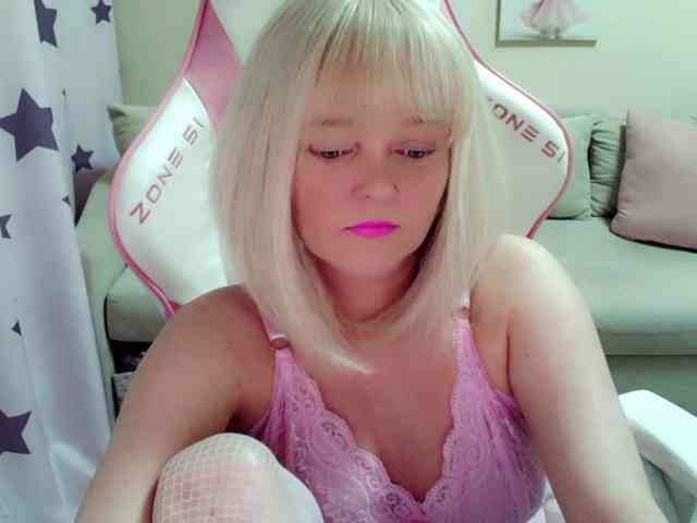 ChristieRoses webcam