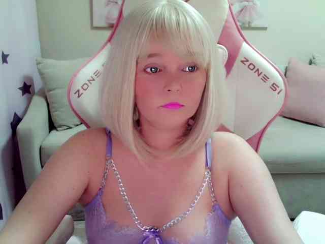 ChristieRoses webcam