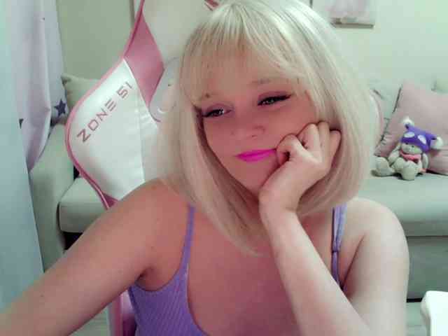 ChristieRoses webcam