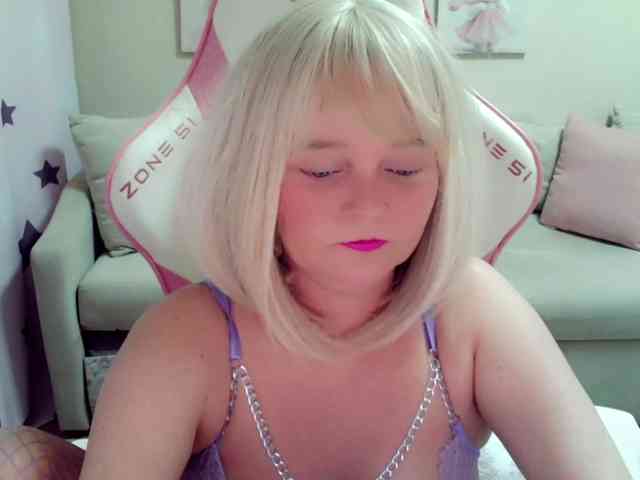 ChristieRoses webcam