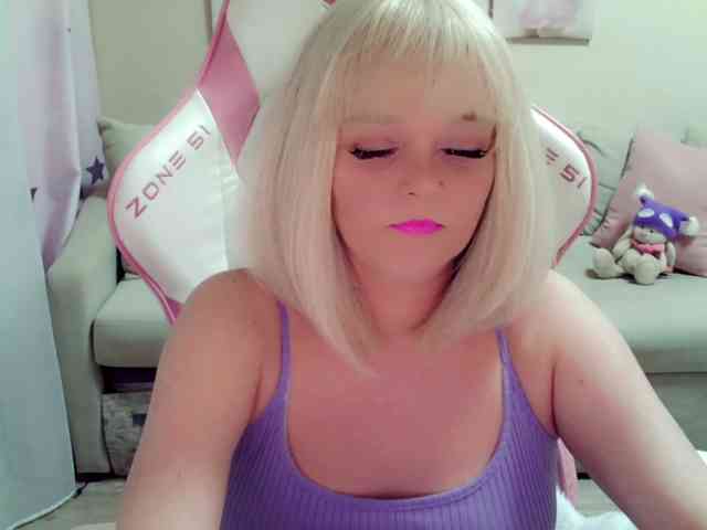 ChristieRoses webcam